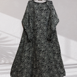 Monochrome Rose Pullover Abaya